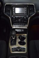 جيب جراند شيروكي EXCELLENT DEAL for our Jeep Grand Cherokee Laredo 4x4 ( 2017 Model ) in Grey Color GCC Specs