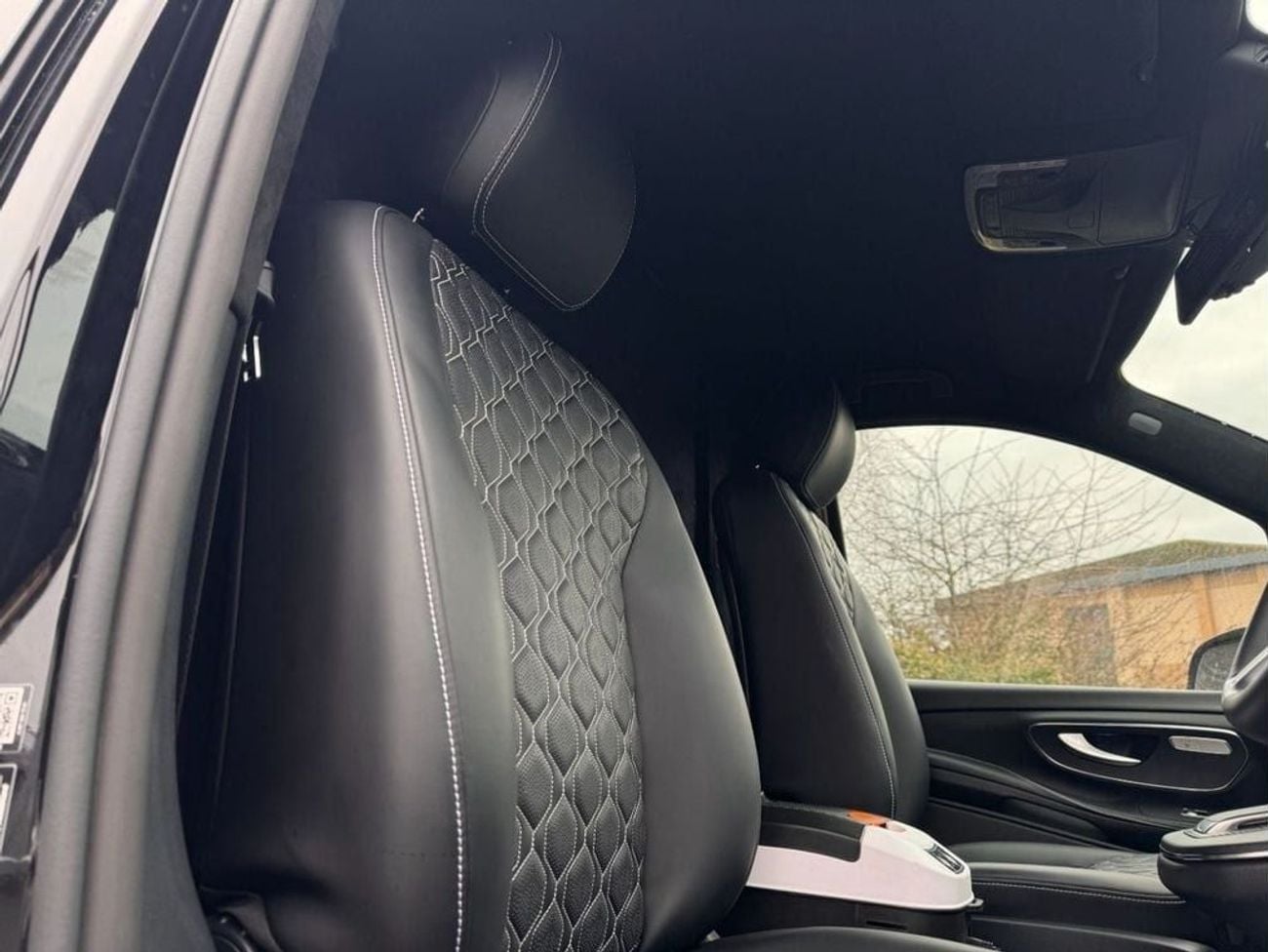 Mercedes Benz V300 AVANTGARDE VIP Conversion Brand New 2025 Model in RHD or LHD