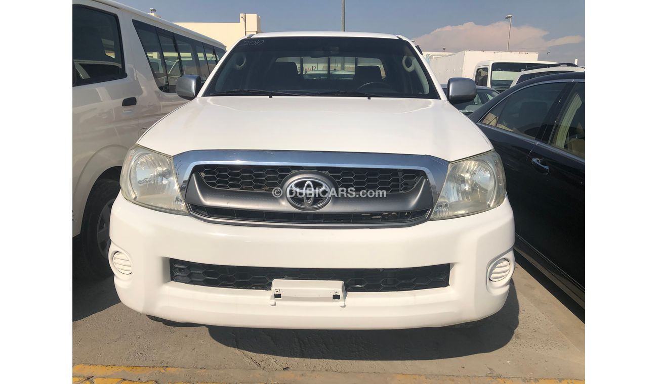 تويوتا هيلوكس Toyota Hilux D/c pick up 4x4,A/T,model:2010. Excellent condition