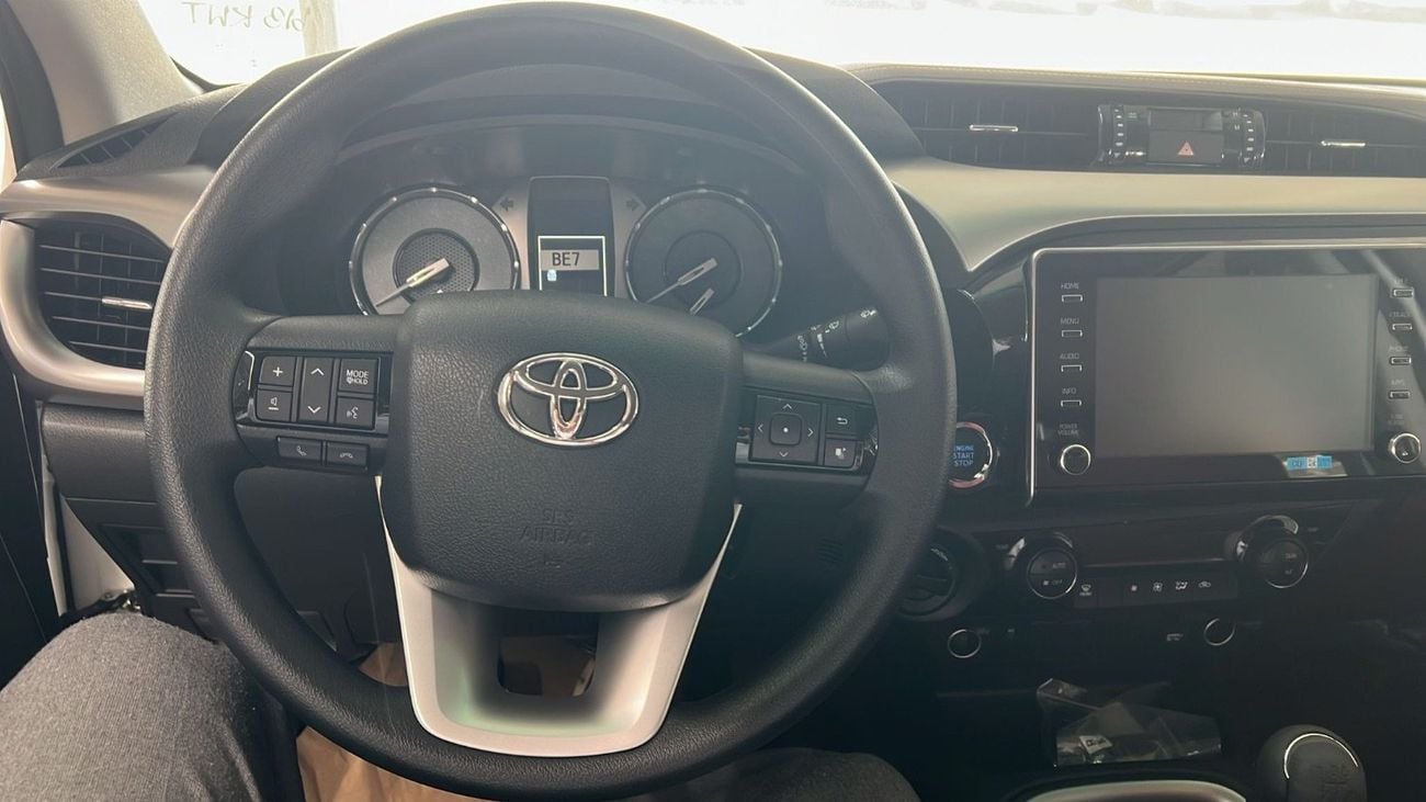 Toyota Hilux SR5 (NON GCC)