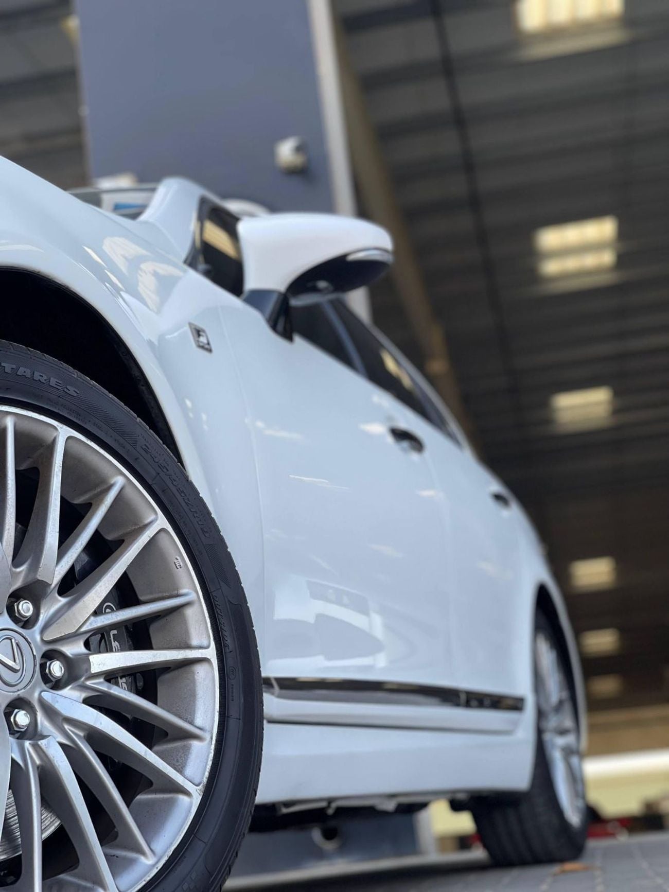 لكزس LS 460 محرك V8 سعة 4.6 لتر / F-SPORT / ممشى قليل / جنوط مقاس 19 بوصة / نقطة عمياء / مقاعد كبيرة / بحالة ممت