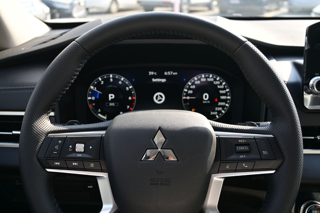 Mitsubishi Outlander Mitsubishi Outlander Hi-Line Plus 2.5L Petrol 4WD, Model 2025, Color Grey