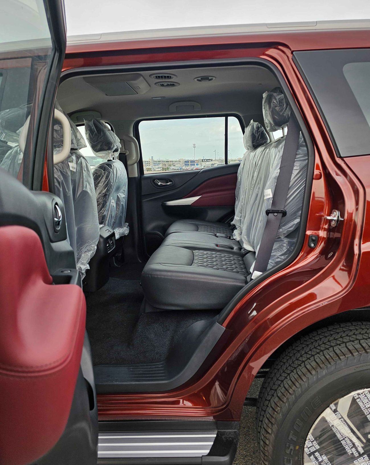 Nissan XTerra PLATINUM / 2.5L / LEATHER SEATS WITH "4" CAMERAS  (CODE # 67964)