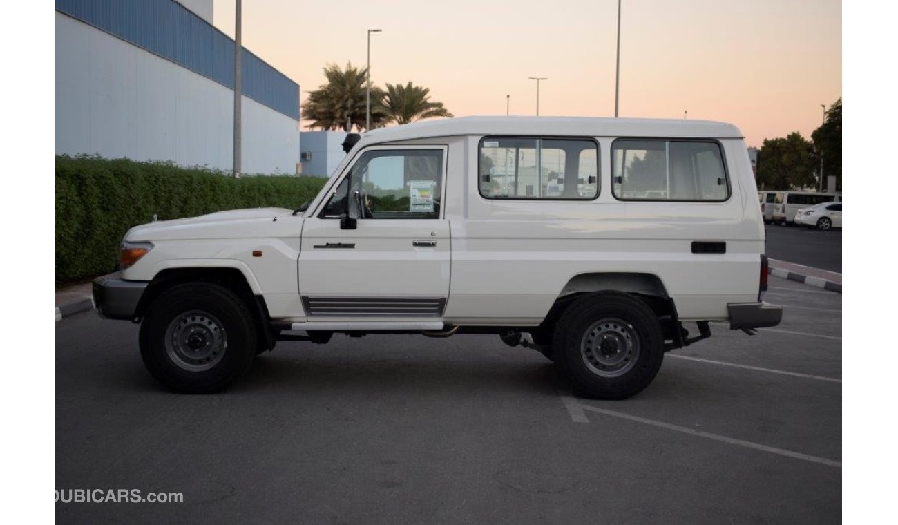 تويوتا لاند كروزر 78 HARDTOP LONG WHEEL BASE  V8 4.5L TURBO DIESEL 4WD 9 SEAT MANUAL TRANSMISSION