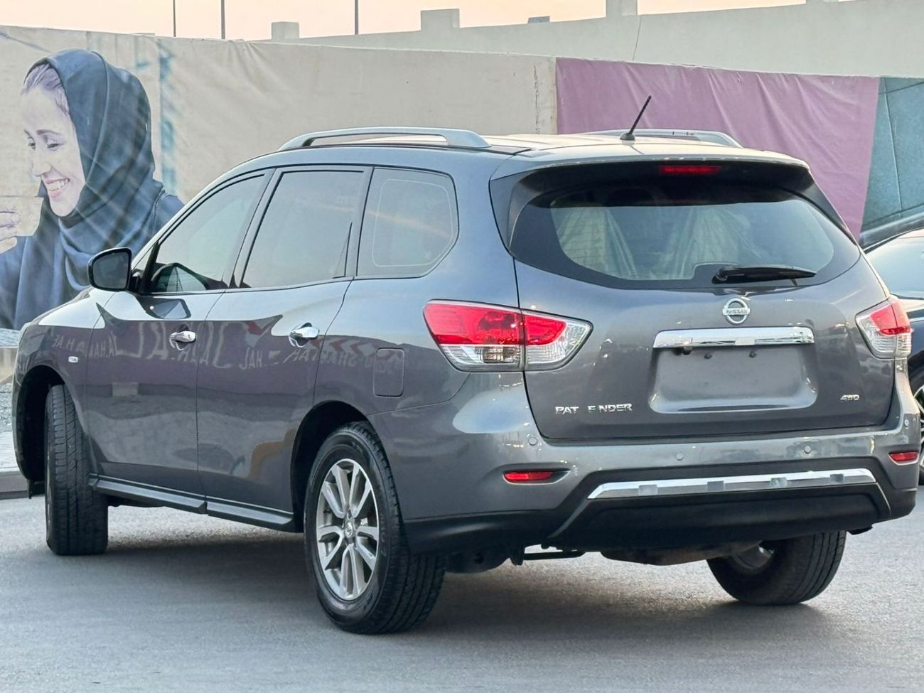 Nissan Pathfinder SE Top 3.5L in good condition inside & out