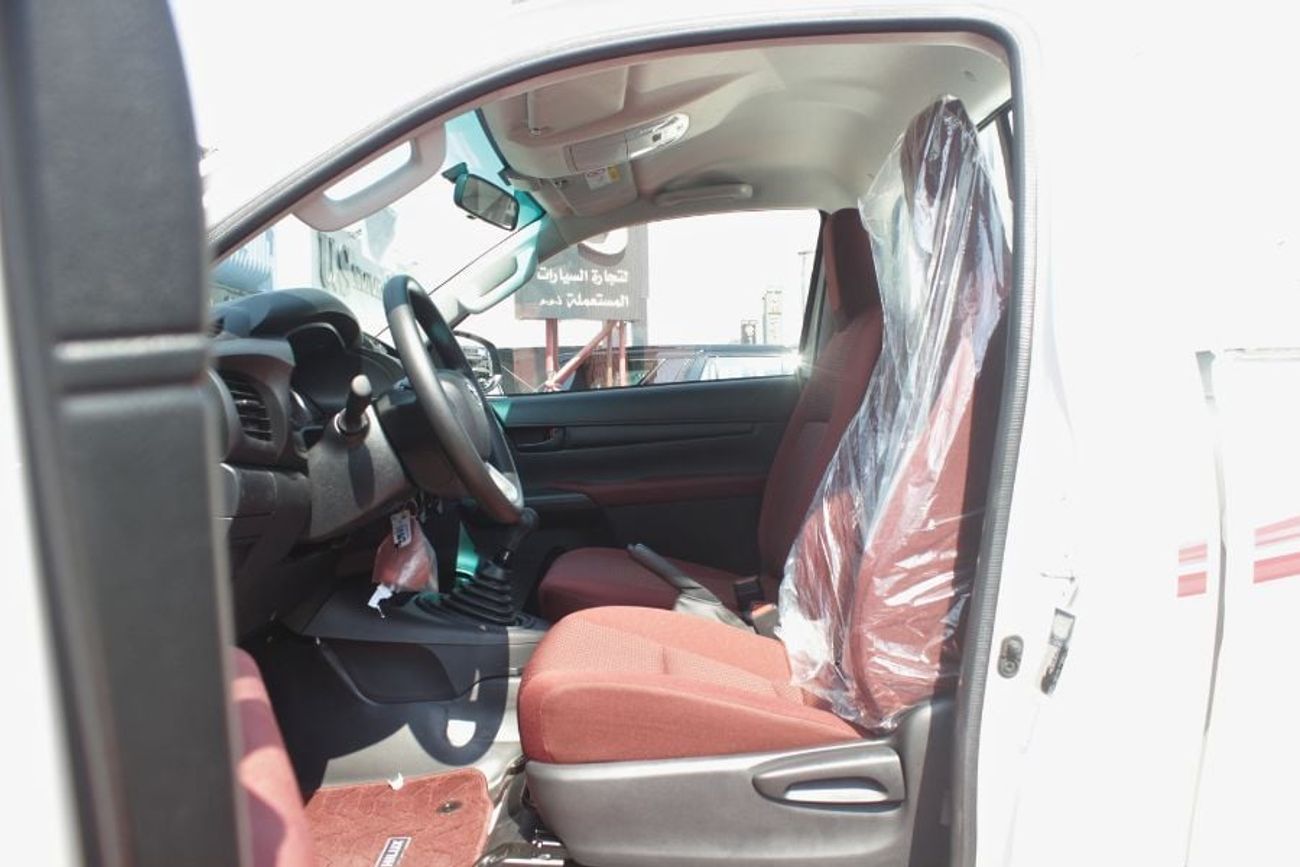 تويوتا هيلوكس GLX 2.7L Single Cab Utility 4WD M/T