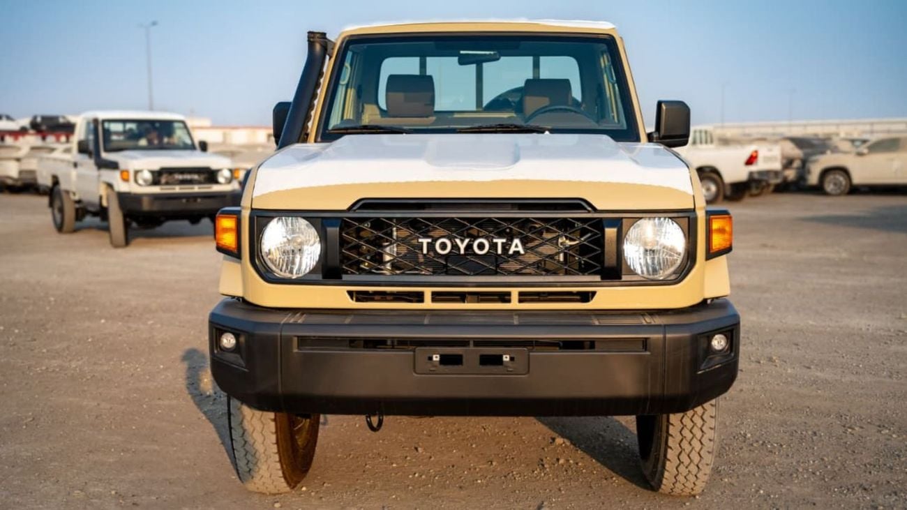 تويوتا لاند كروزر بيك آب 4.0L Single Cabin | Automatic | Petrol | Four Wheel Drive | 2 Doors | V6