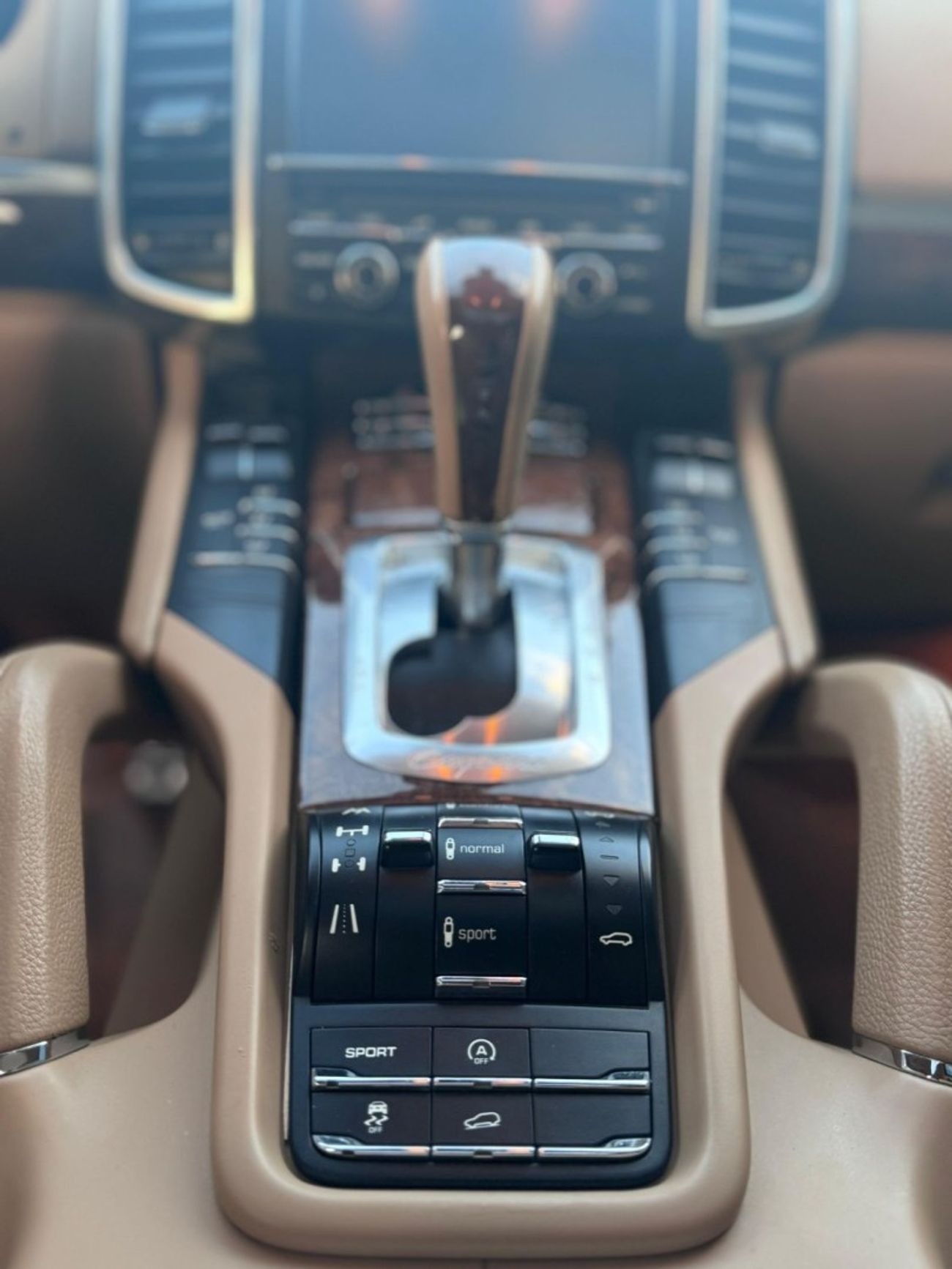 Porsche Cayenne Turbo S 4.8L (550 HP)