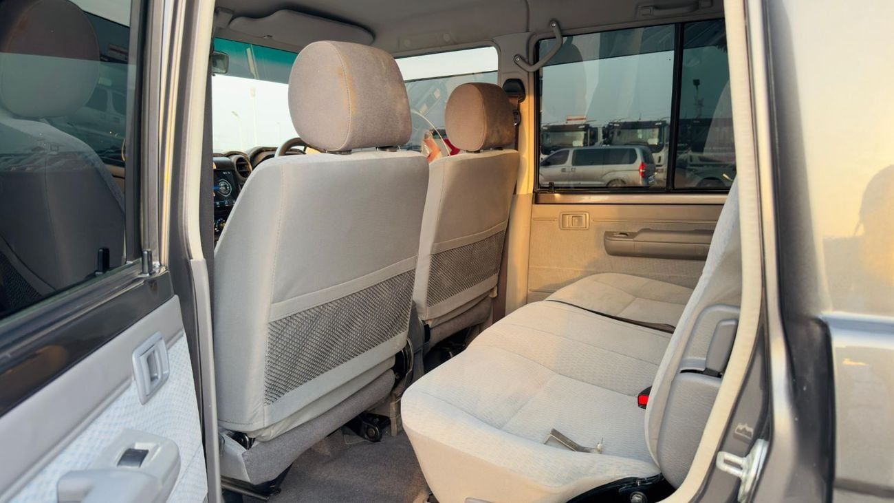 Toyota Land Cruiser HEAVY OFF-ROAD SETUP | 4WD | 4.5L DIESEL ENGINE | MANUAL TRANSMISSION | ROOF RACK + TENT | DOUBLE CA