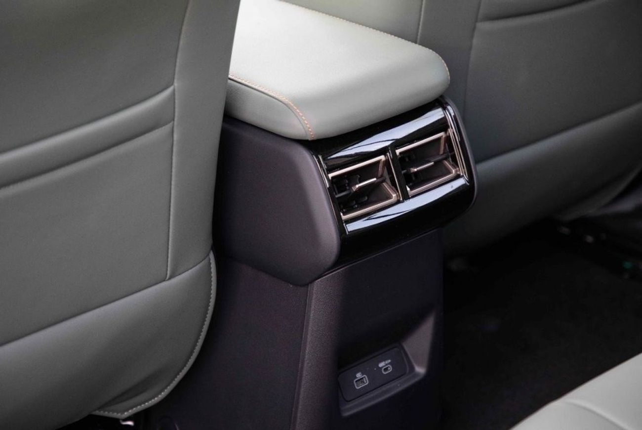 شيري iCar 03 2024 ICAR EQ3 V2 طويلة المدى - أسود من الداخل أخضر | تصدير فقط