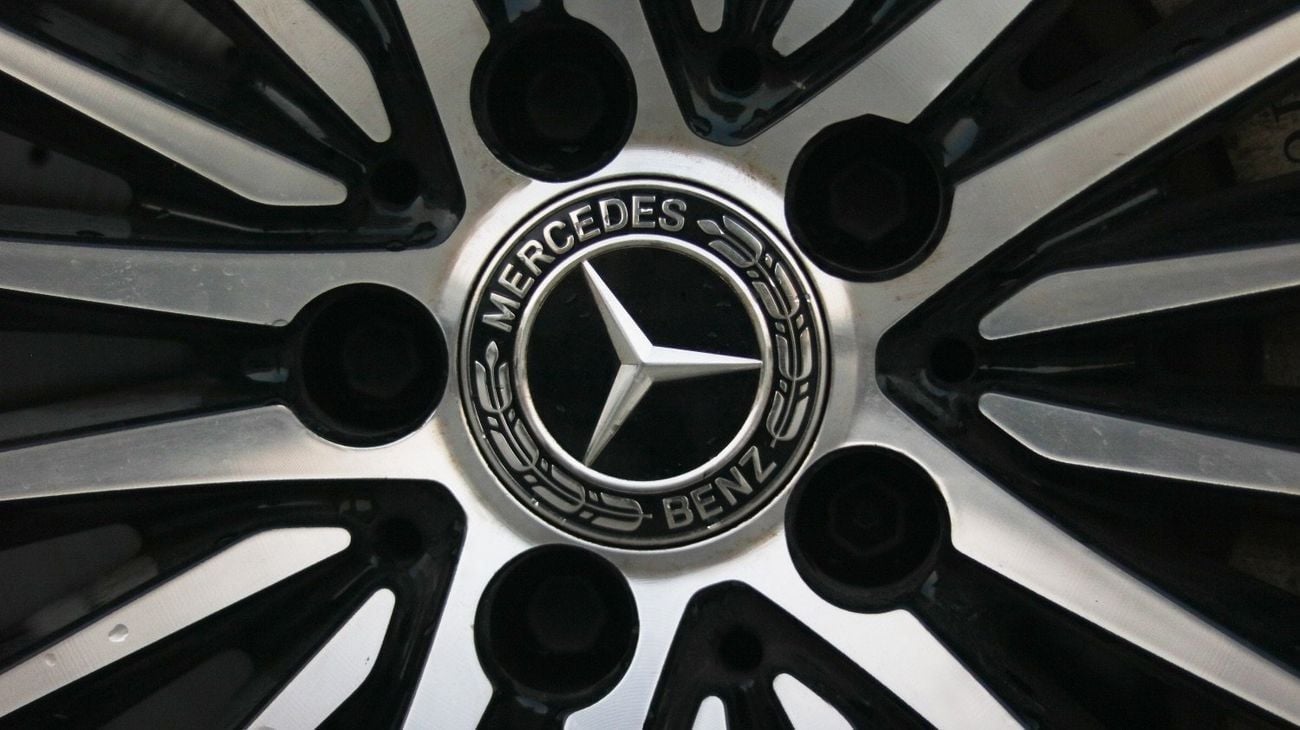 مرسيدس بنز C 200 Premium 2.0L