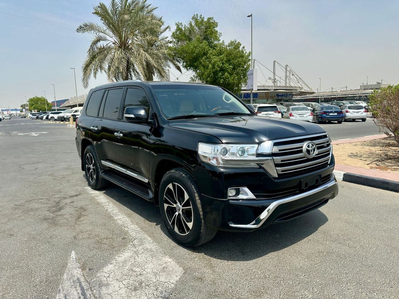 تويوتا لاند كروزر Toyota landcruise 2018Model Engine 4.0 petrol v6 colour Black Transmission Automatic Interior.Begie 