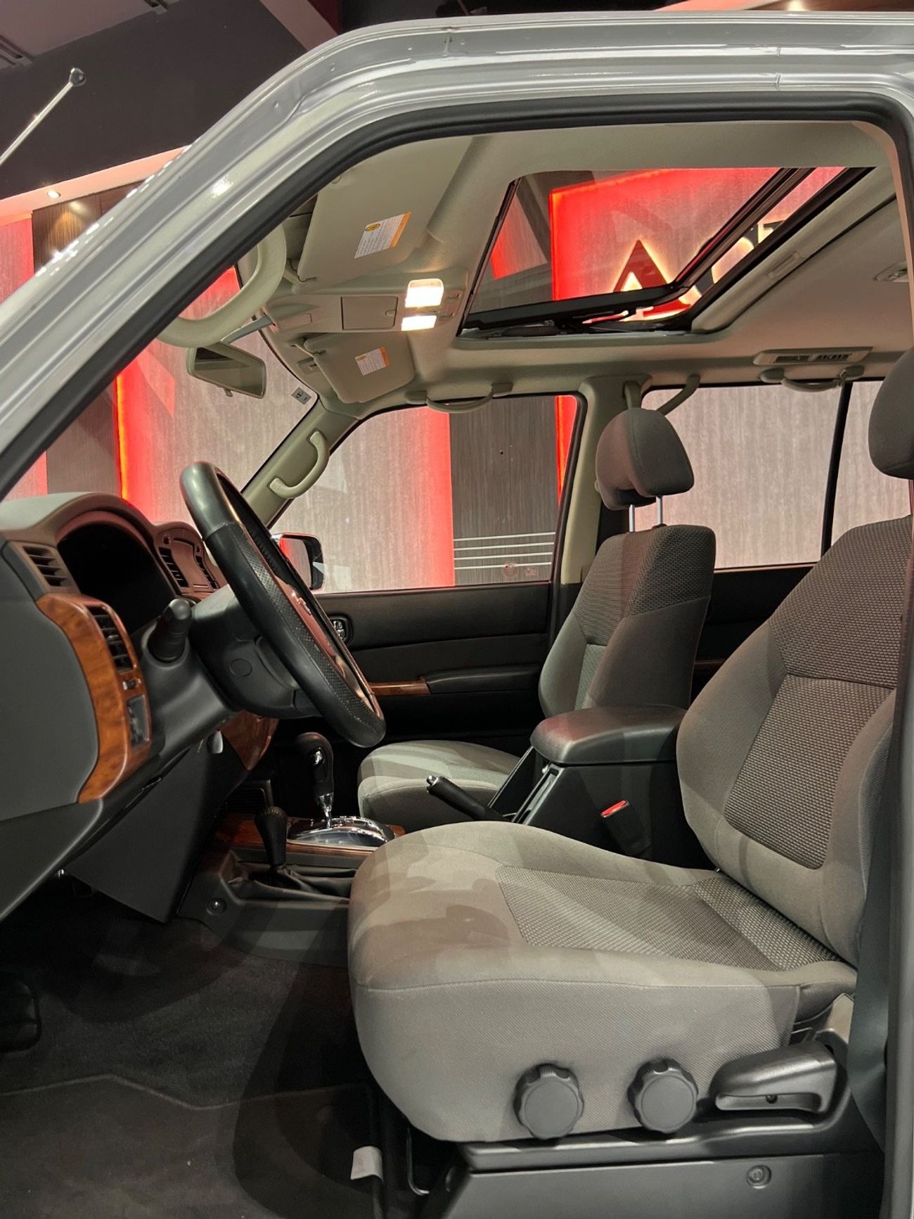 نيسان باترول سفاري Safari 4.8L A/T