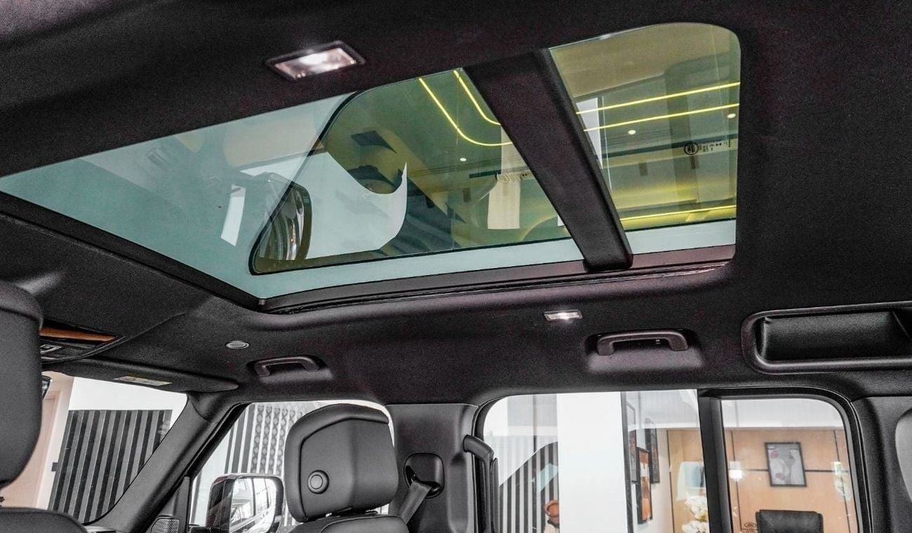 Land Rover Defender P400 110 X-Dynamic HSE 3.0L (7 Seater) Land Rover Defender 110 HSE X-Dynamic P400 | Black Pack Editi