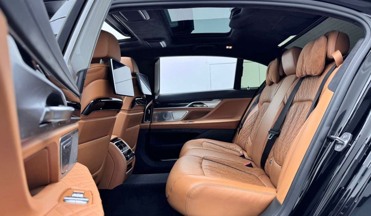 BMW 750Li xDrive 4.4L (530 HP) 2020 BMW 750Li xDrive M-Sport, Full Service History, 1 Year Warranty, GCC