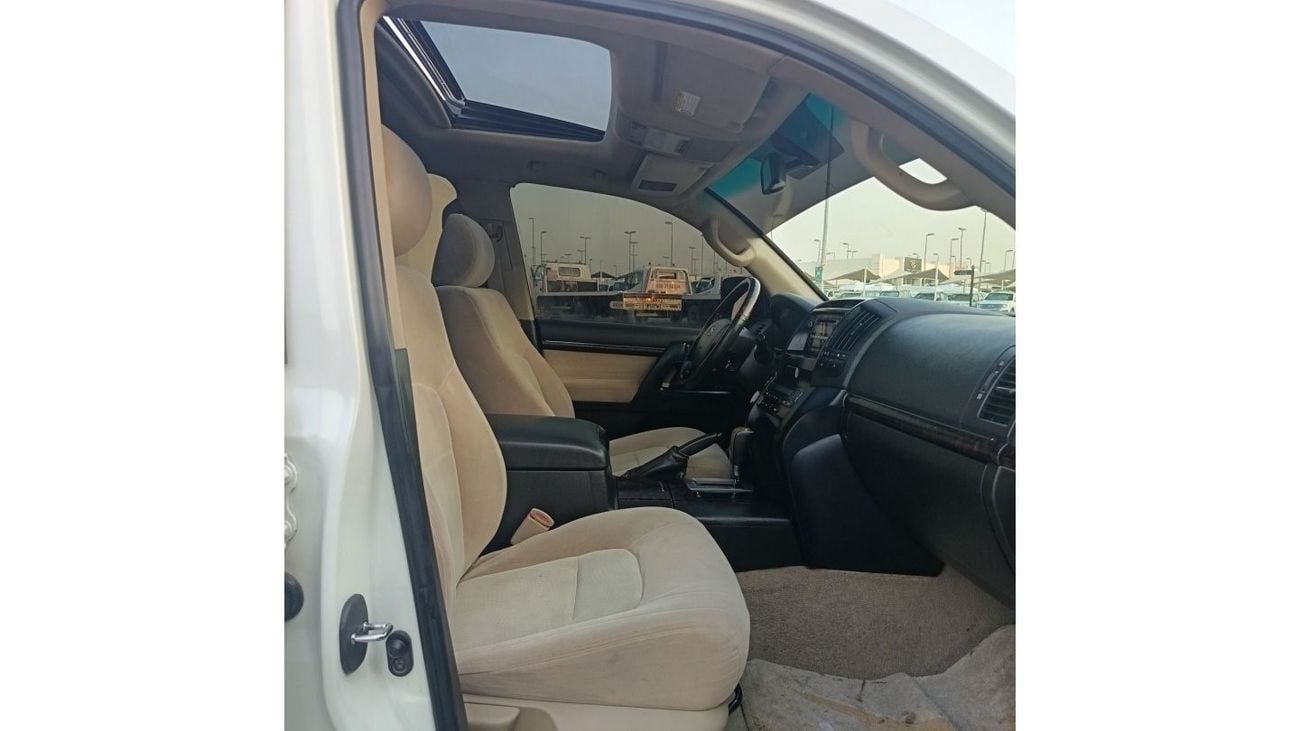 تويوتا لاند كروزر model 2008 gxr v6