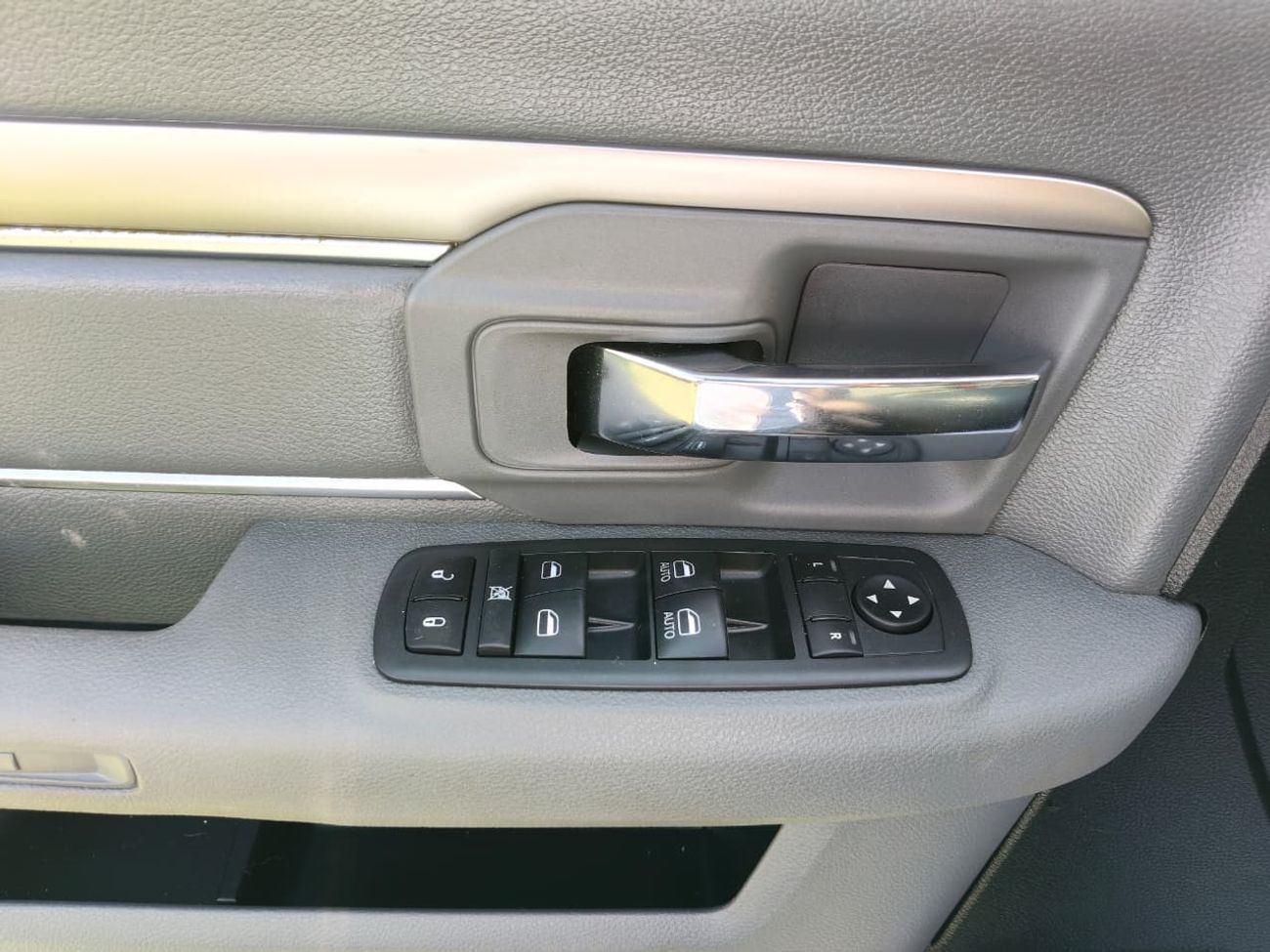 رام 1500 Bighorn Crew Cab 5.7L