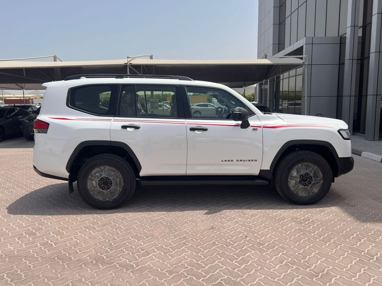 Toyota Land Cruiser 2025 Toyota Land Cruiser LC300 GR-Sport (Full-Option with Radar) 3.3L V6 Twin Turbo Diesel A/T 4WD E