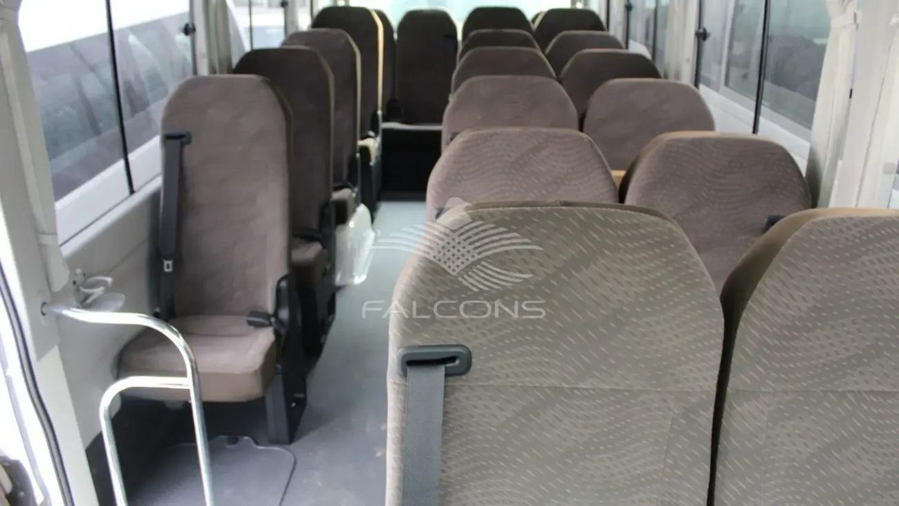 تويوتا كوستر 22 seats – Diesel, V6, Manual Transmission