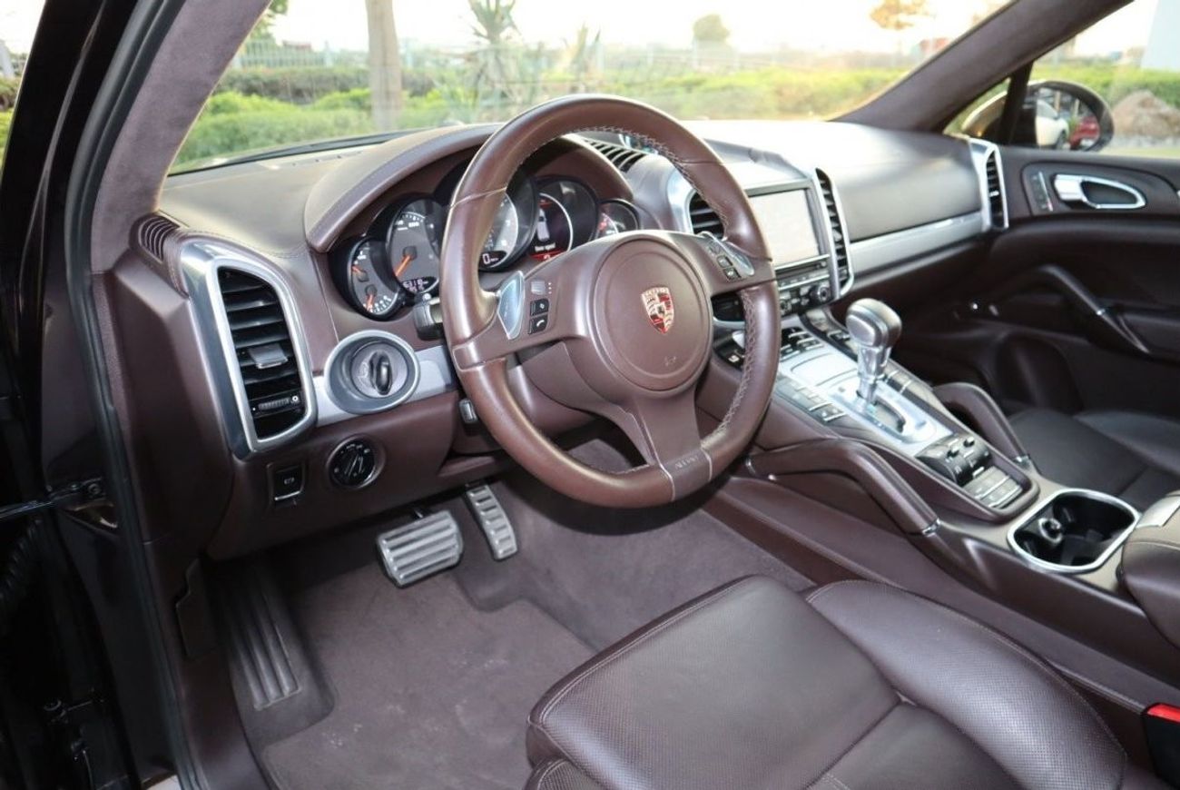 Porsche Cayenne Cayenne S V8 GTS KT. GCC