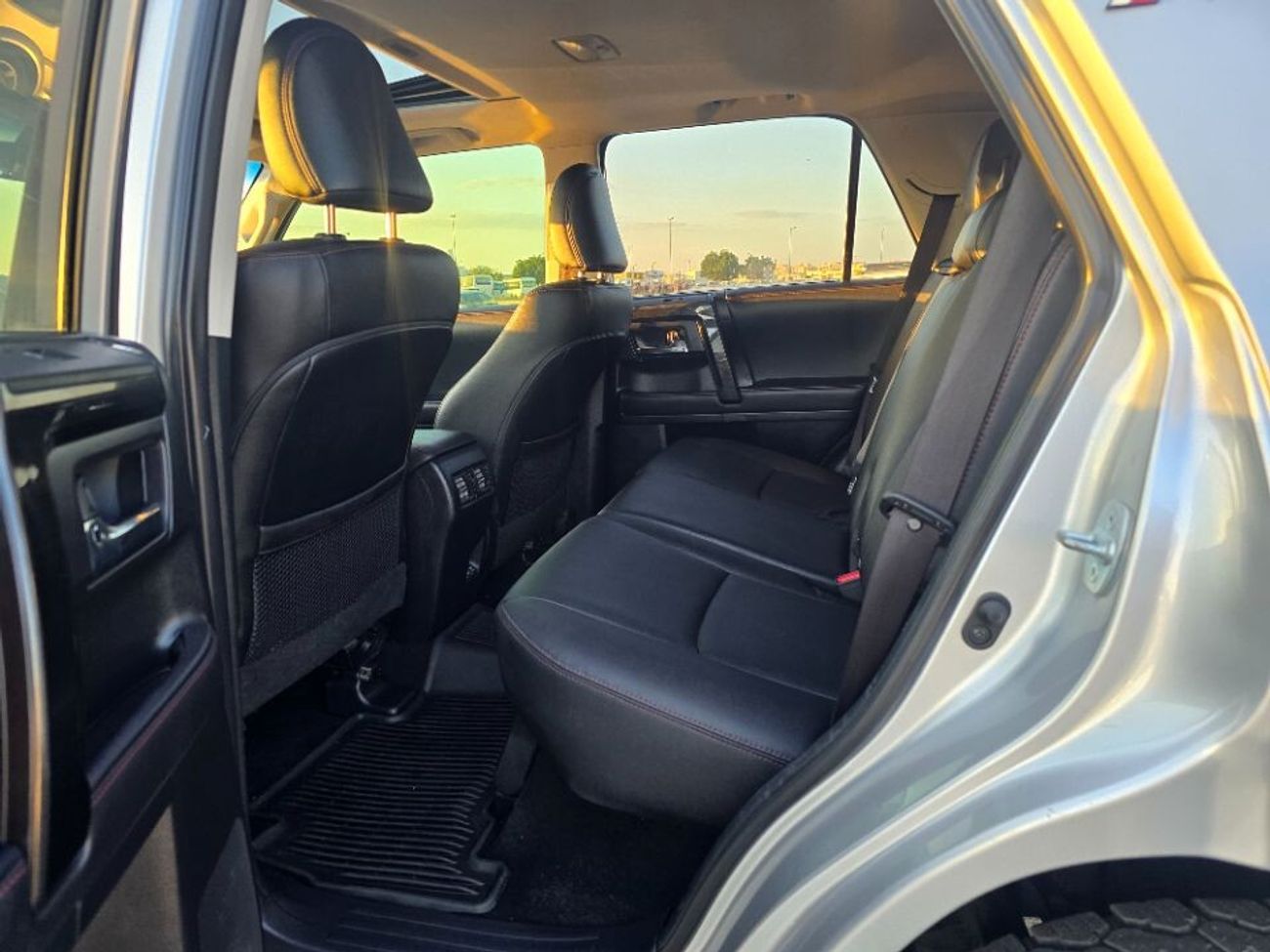 تويوتا Runner4 2022 Model TRD off Road sunroof, Push button and original leather seats