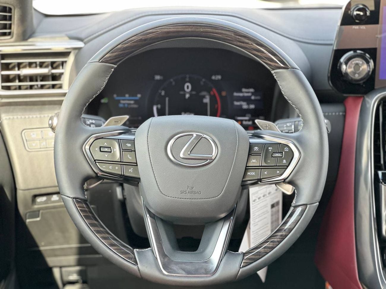Lexus LX700h Urban Signature 3.5L HEV A/T // 2026 // Full With Radar & Head Up Disable , 360 Camera , Wireless Ch