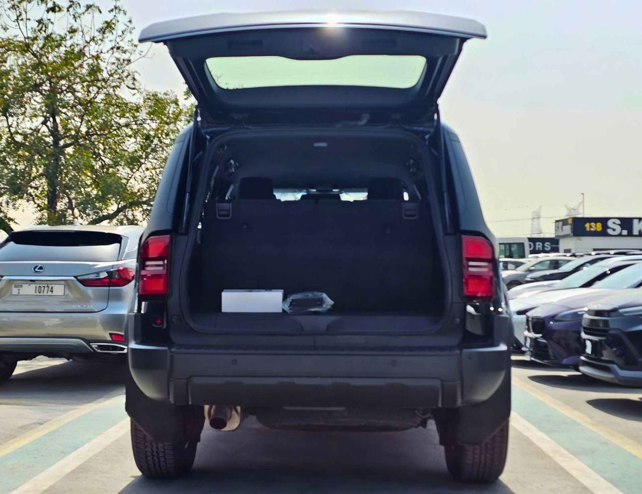 تويوتا برادو ALL ROUNDER || MID OPTION || 2.4L PETROL V4 || LETHAER WITH DRIVER PWR SEAT || COOL BOX (CODE#PPARS)