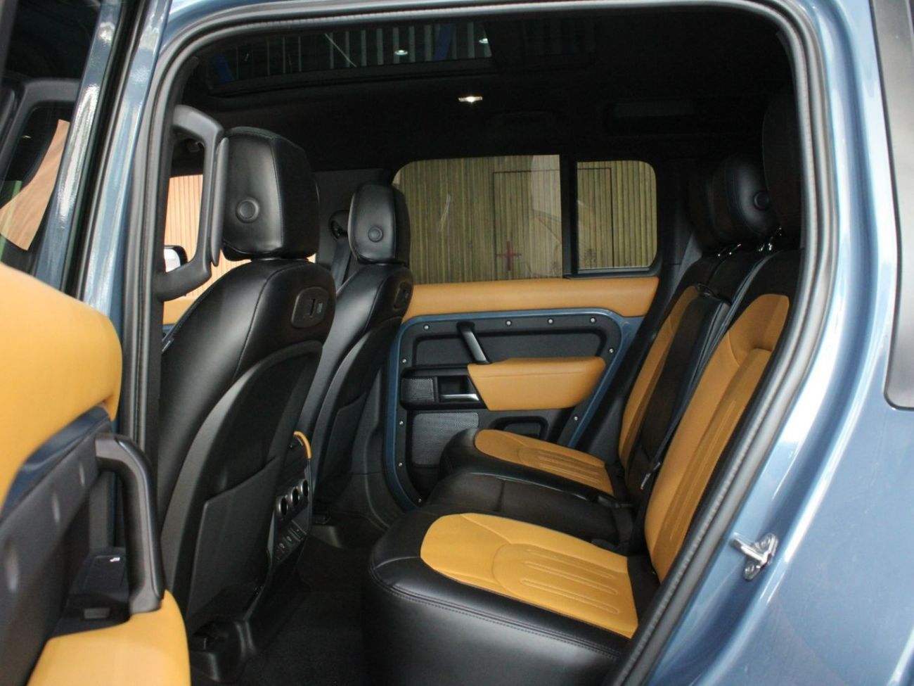 Land Rover Defender 2022 - Land Rover Defender | V6 | GCC specs