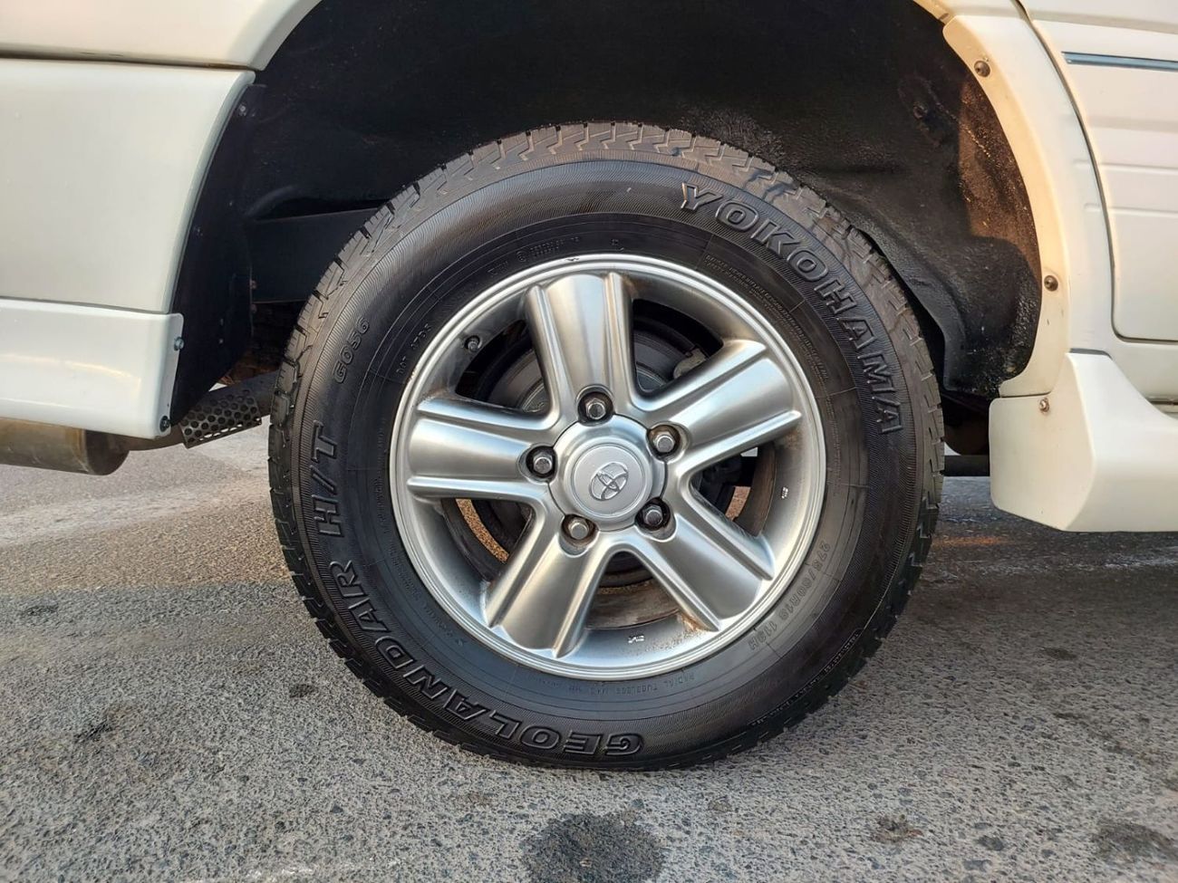 تويوتا لاند كروزر TOYOTA LAND CRUISER SUV RHD 2005 MODEL 4.2 L DIESEL AUTOMATIC(PM27948)