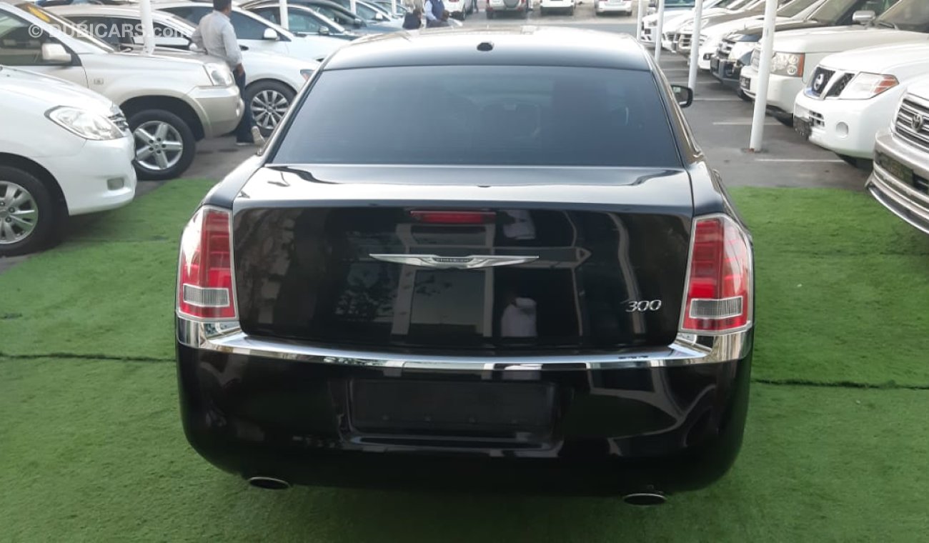 Chrysler 300 Import - No. 2 - Cruise Control - Alloy Wheels - Leather - Without accidents - Excellent condition,