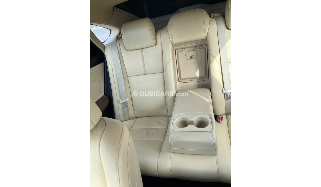 Toyota Avalon SE Toyota Avalon  Model 2014 USA  3,5 VERY GOOD CONDITION