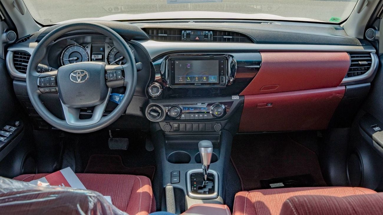 Toyota Hilux 2025 Toyota Hilux SR5 DC 4x4 2.7L Petrol AT (White)