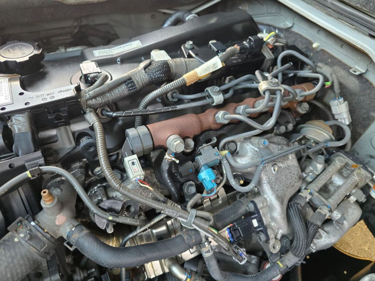 تويوتا هاياس TOYOTA HIACE COMMUTER VAN RHD 2014 MODEL 3.0 L DIESEL AUTOMATIC(PM19787)