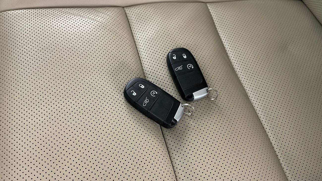 جيب جراند شيروكي Summit | upto AED 20,000 Ramadan Discount | شامل الضمان | 0 ﺪﻔﻋﺓ ﺃﻮﻟﻯ