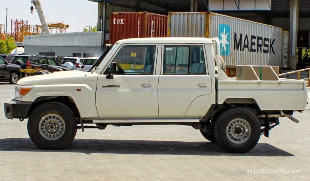 تويوتا لاند كروزر بيك آب 79 4.5L V8 DC TURBO DIESEL - 6-SEATER MT