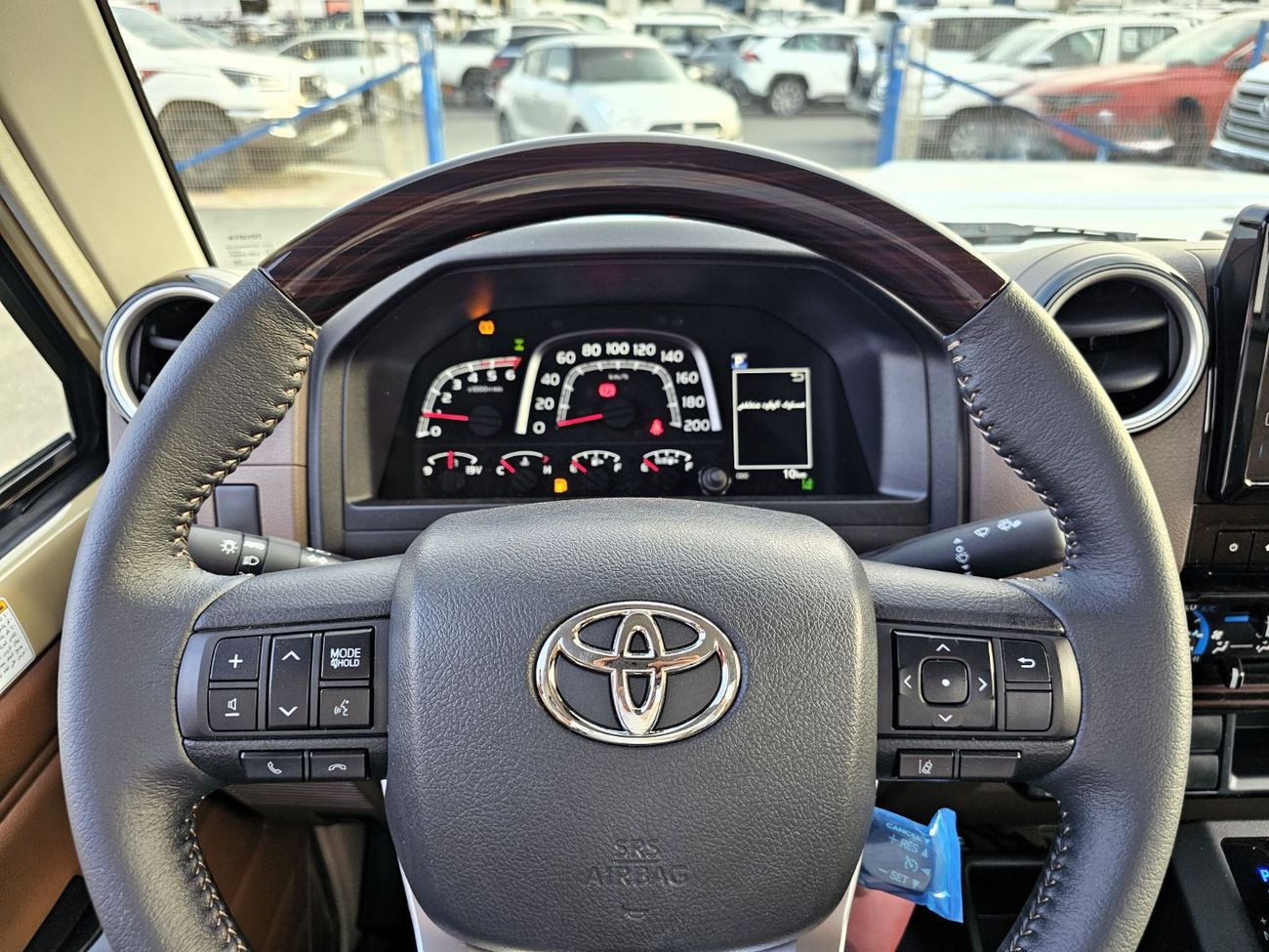 تويوتا لاند كروزر TOYOTA LC79 SINGLE CABIN DIESEL Z AUTO 2.8 V6 - 2025 MODEL - WHITE INSIDE TAN - OMANI