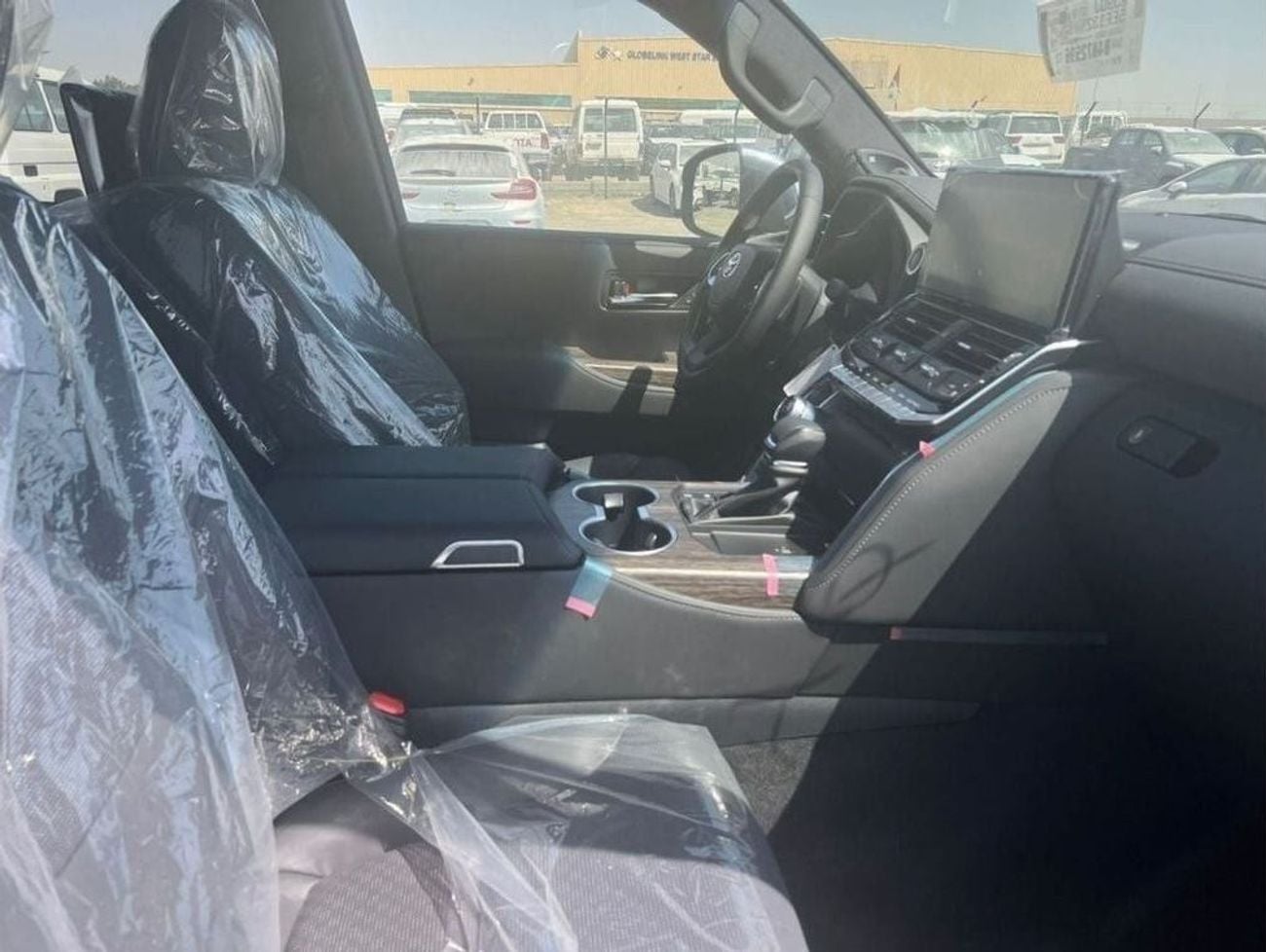 تويوتا لاند كروزر LC300 3.3L AT DIESEL VXR FULL OPTION