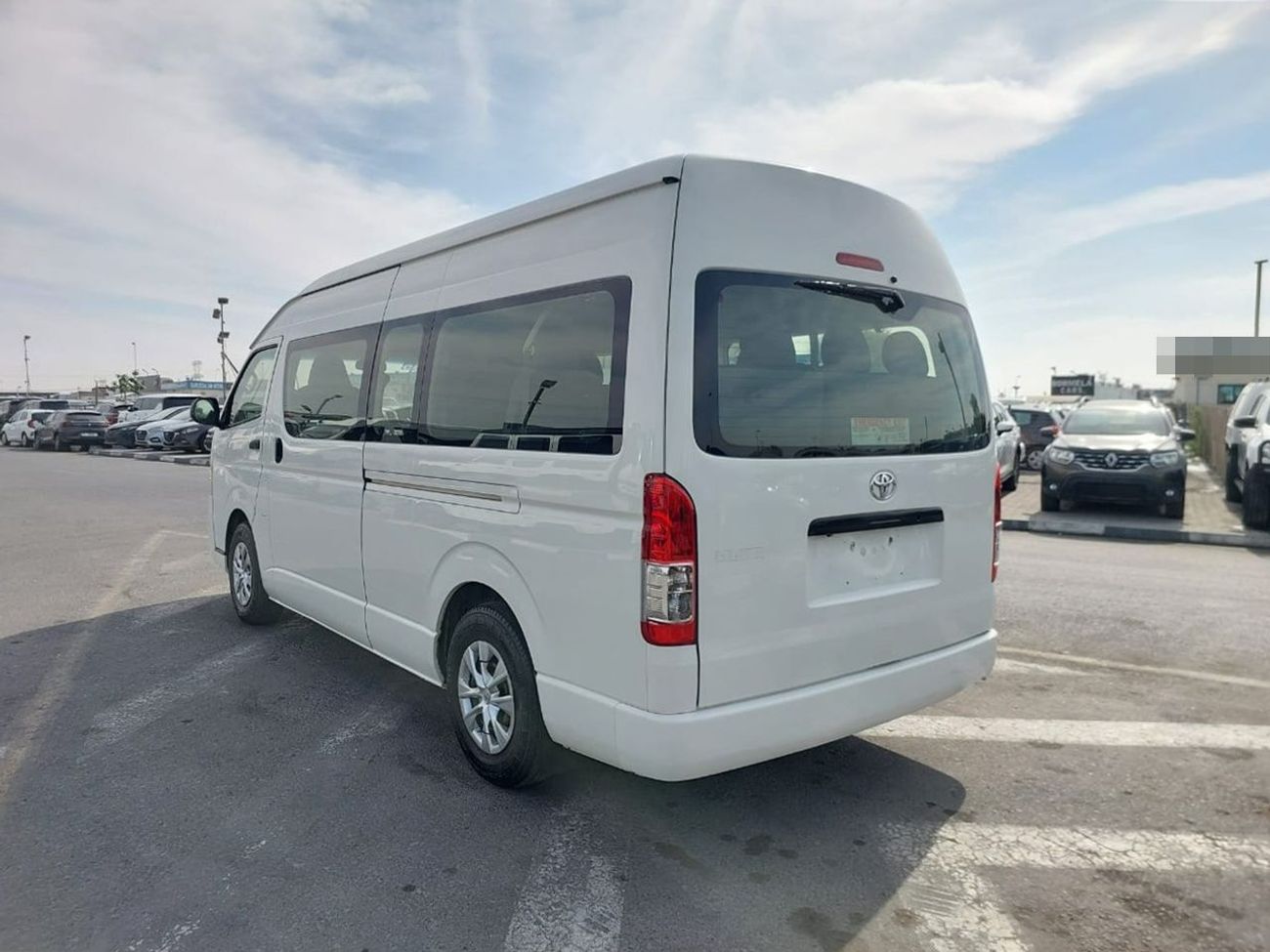 تويوتا هاياس TOYOTA HIACE COMMUTER VAN RHD 2015 MODEL 3.0 L DIESEL AUTOMATIC(PM23061)