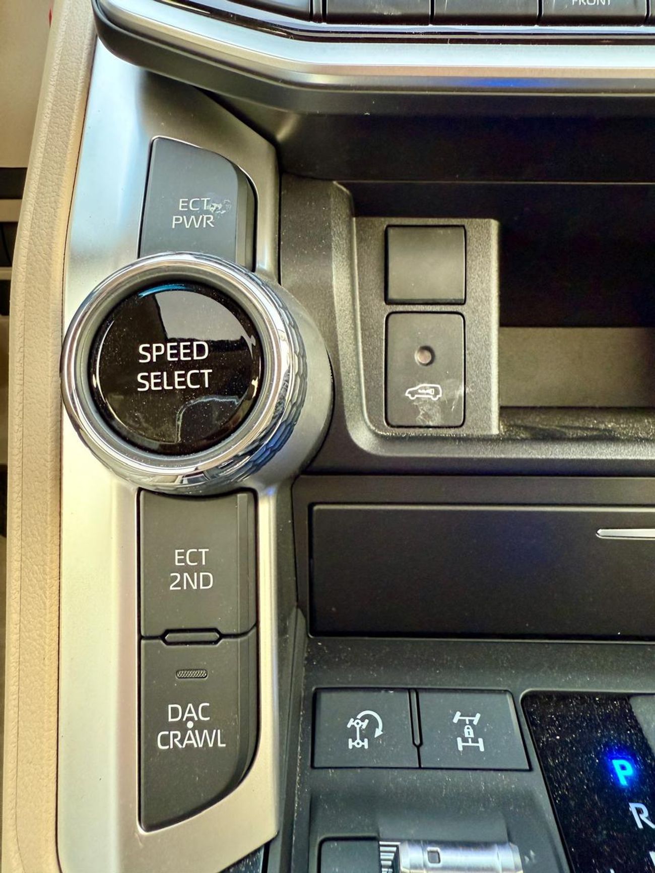 تويوتا لاند كروزر GXR 4.0L