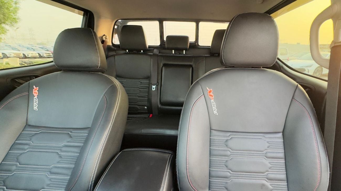 نيسان نافارا -