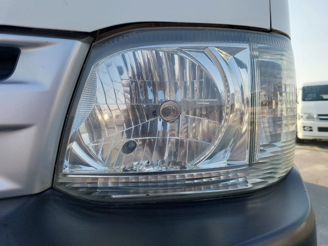 تويوتا هاياس TOYOTA HIACE WAGON VAN 2011 RHD 2.7 L PETROL AUTOMATIC (PM23267)