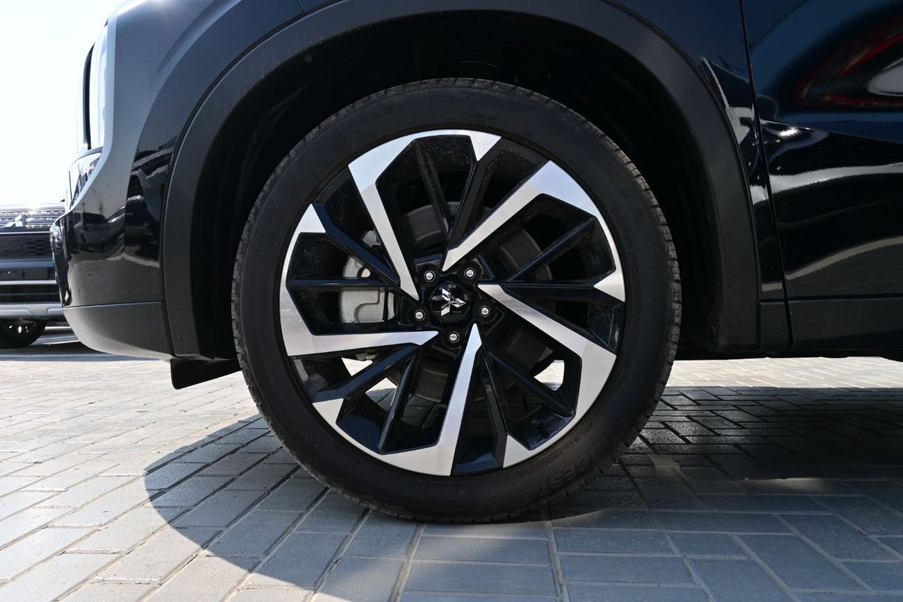 Mitsubishi Outlander Mitsubishi Outlander Hi-Line 2.5L Petrol 4WD, Model 2025, Color Black