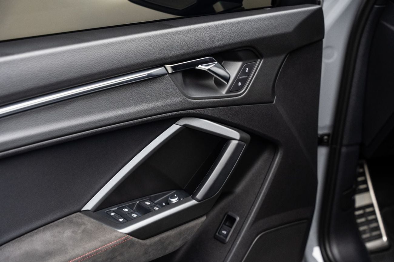 أودي RSQ3 STD BUY NOW, PAY 2027 | THE BLACKLINE STANDARD | August 2027 Audi Warranty + Service Contract, GCC