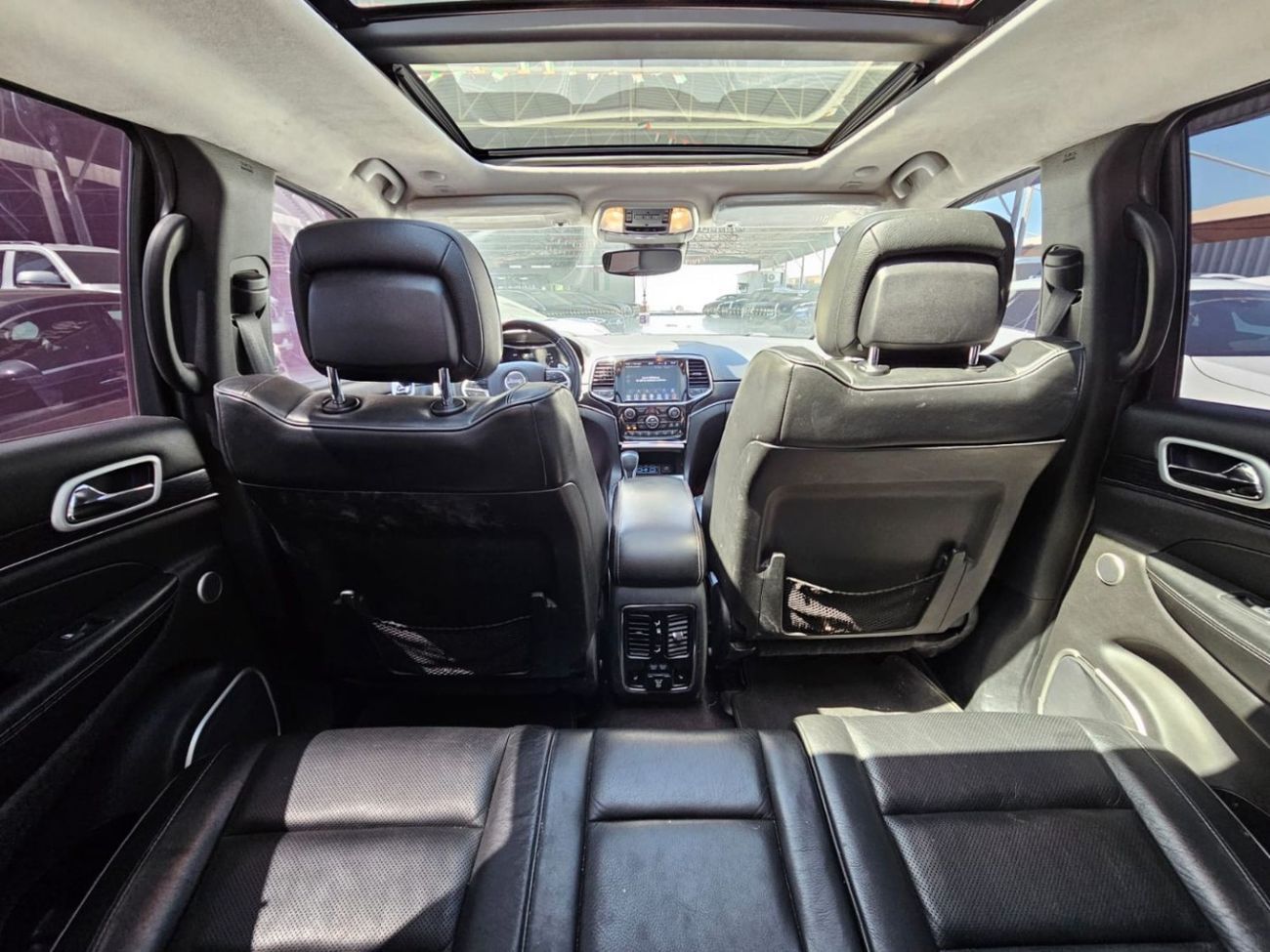 Jeep Cherokee Jeep Cherokee Summit 2019   5.7L  8 cylinder