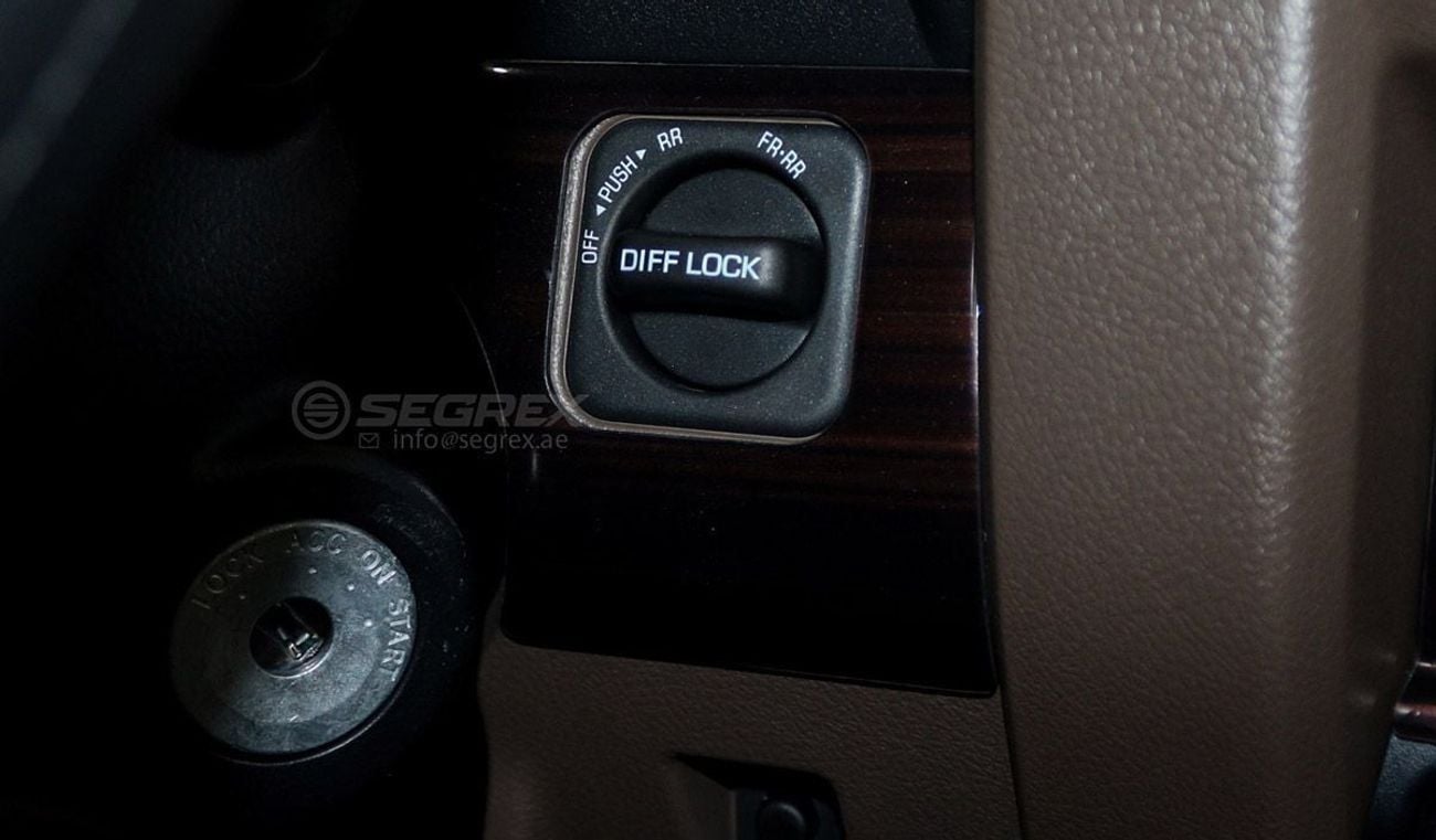 تويوتا لاند كروزر بيك آب 2025 Model Toyota Land Cruiser Pick Up LC79 SC, 4.0L Petrol 4WD 6A/T