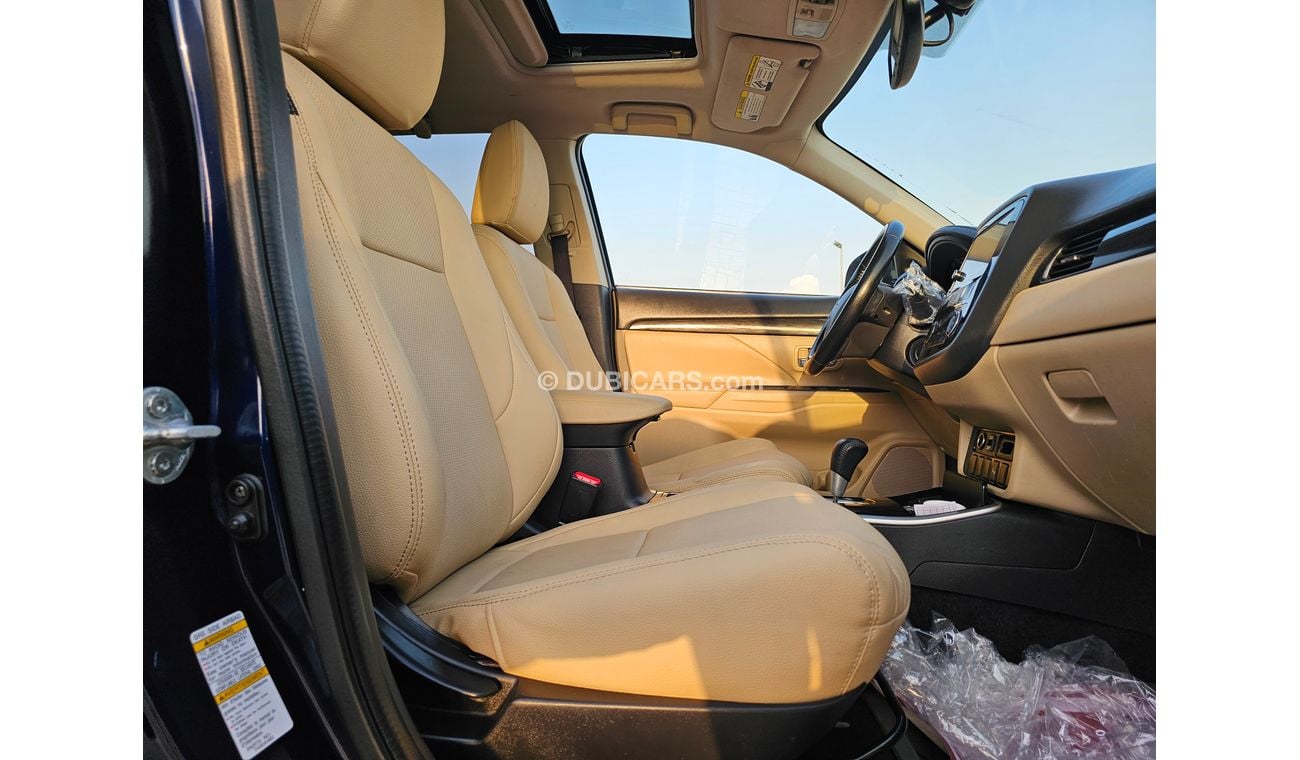 ميتسوبيشي آوتلاندر Full Option | Sunroof | Original Airbags | 7 Seats