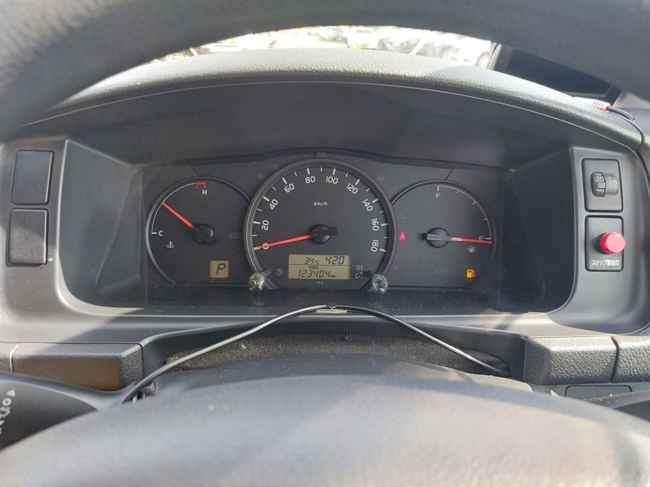 تويوتا هاياس TOYOTA HIACE VAN RHD 2015 MODEL 2.7L PETROL AUTOMATIC(PM55169)