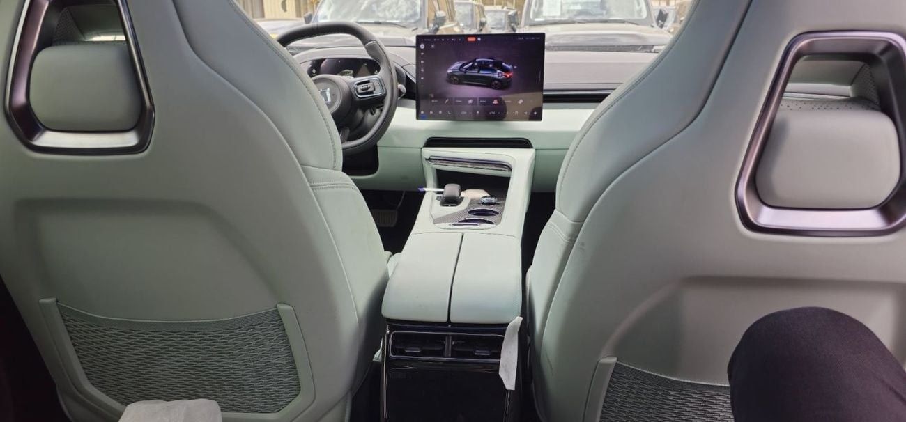 زيكر 001 Long Range RWD