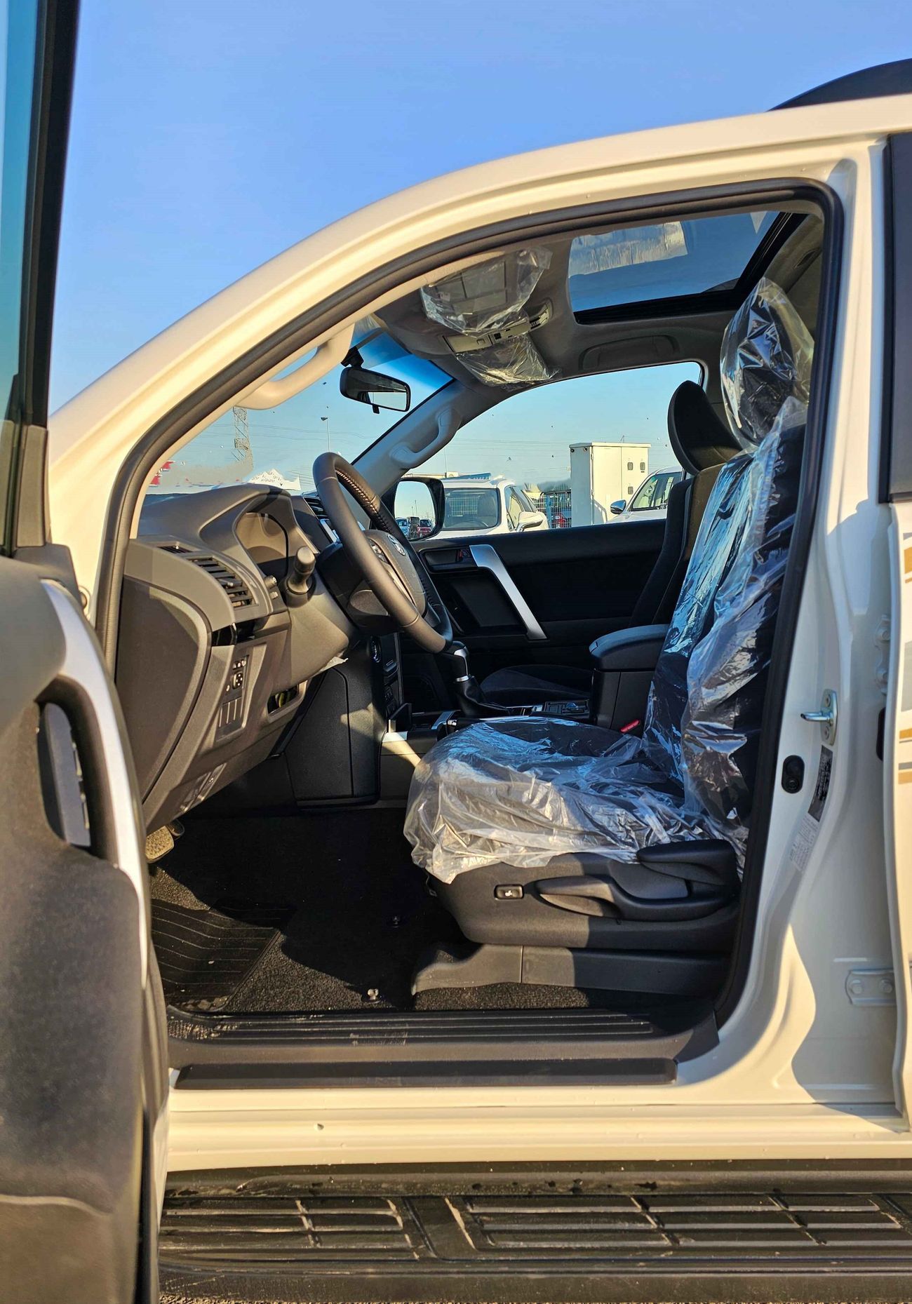 Toyota Prado TXL, 4.0L V6 Petrol / DVD / PUSH START / Sunroof / 4WD (CODE # PSR40TXLDF)