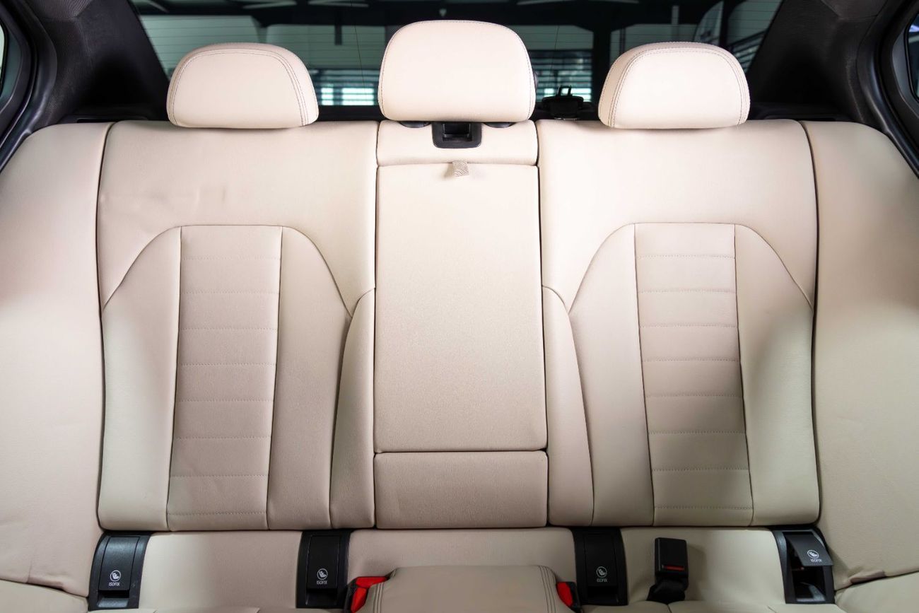 BMW 330i Std 2.0L GCC-Low Mileage-Full Service History-Premium Metallic Paint-LED Headlights-Rear View Camera